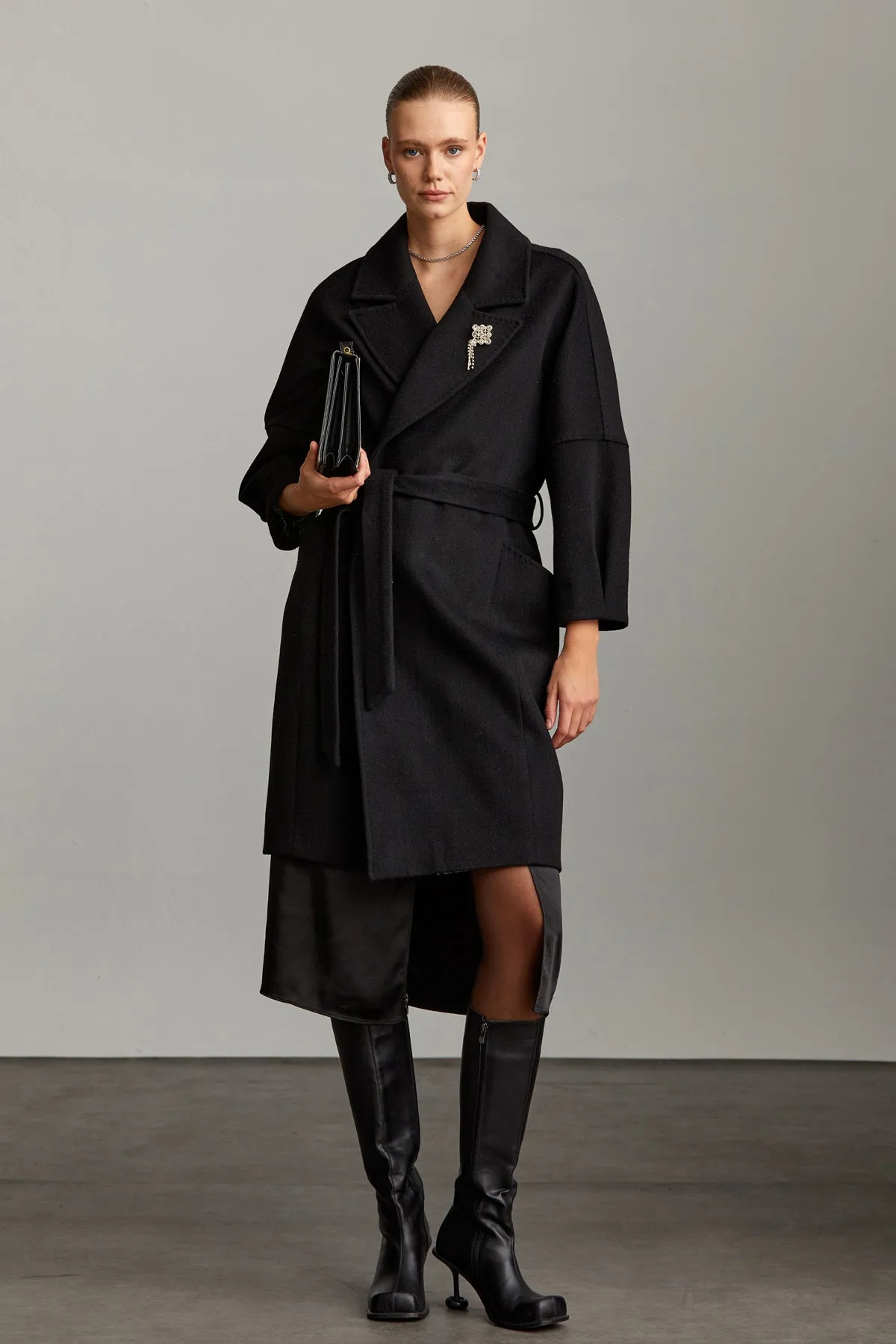 Dynamic Fit Cachet Notch Lapel Wool Blend Black Coat