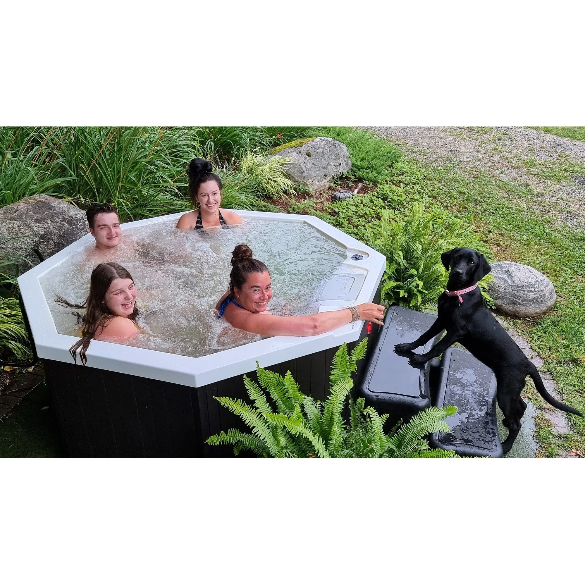 Ex-Display/Demo Muskoka 6-Person Patio Spa | 188 x 188 cm