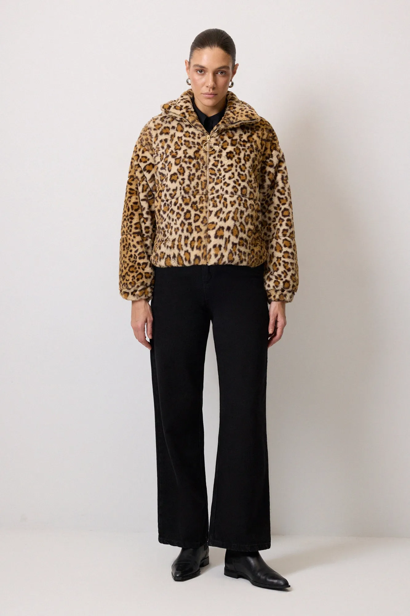 LEOPARD PATTERNED PLUSH COAT