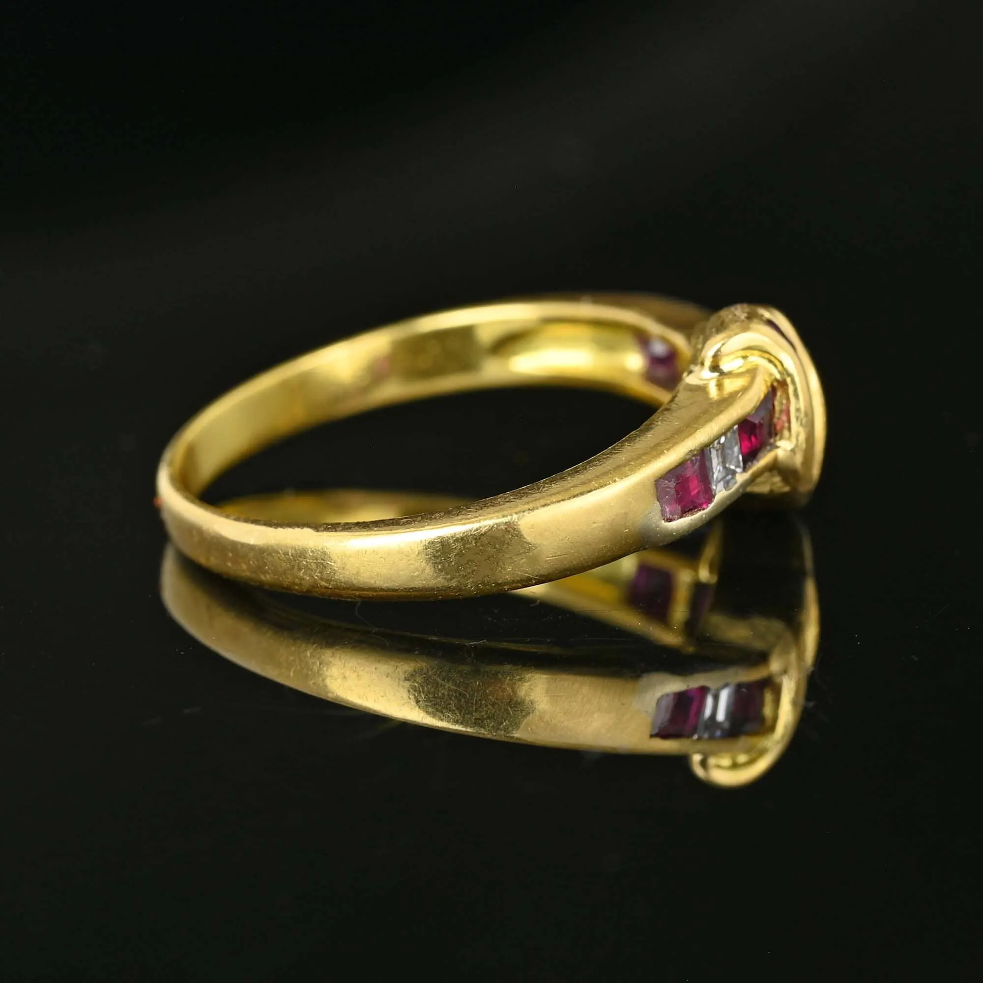 Love Knot 18K Gold Ruby Baguette Diamond Ring Band