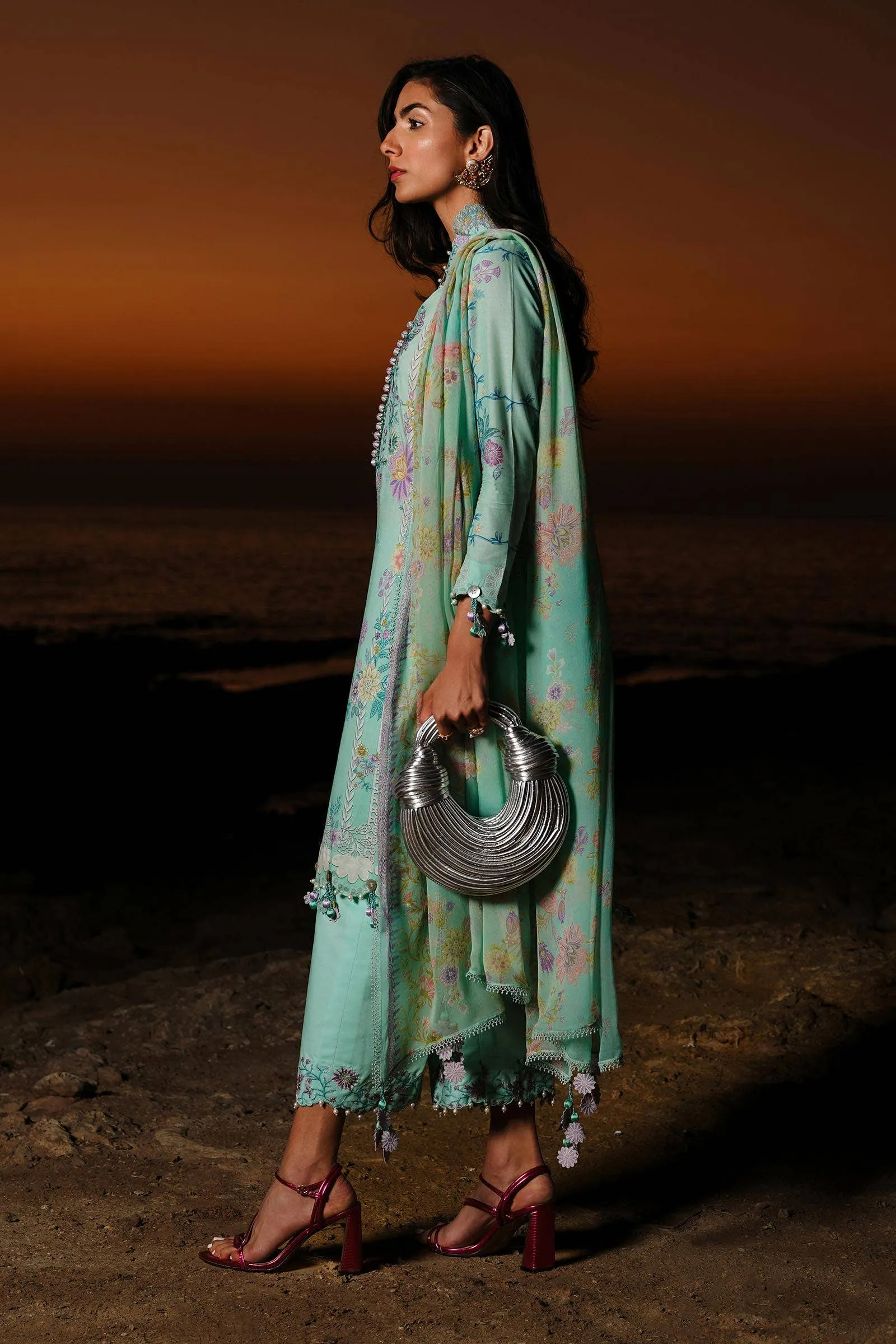 Sana Safinaz Spring/Summer Muzlin Lawn 2024 – M241-008B-3Ci