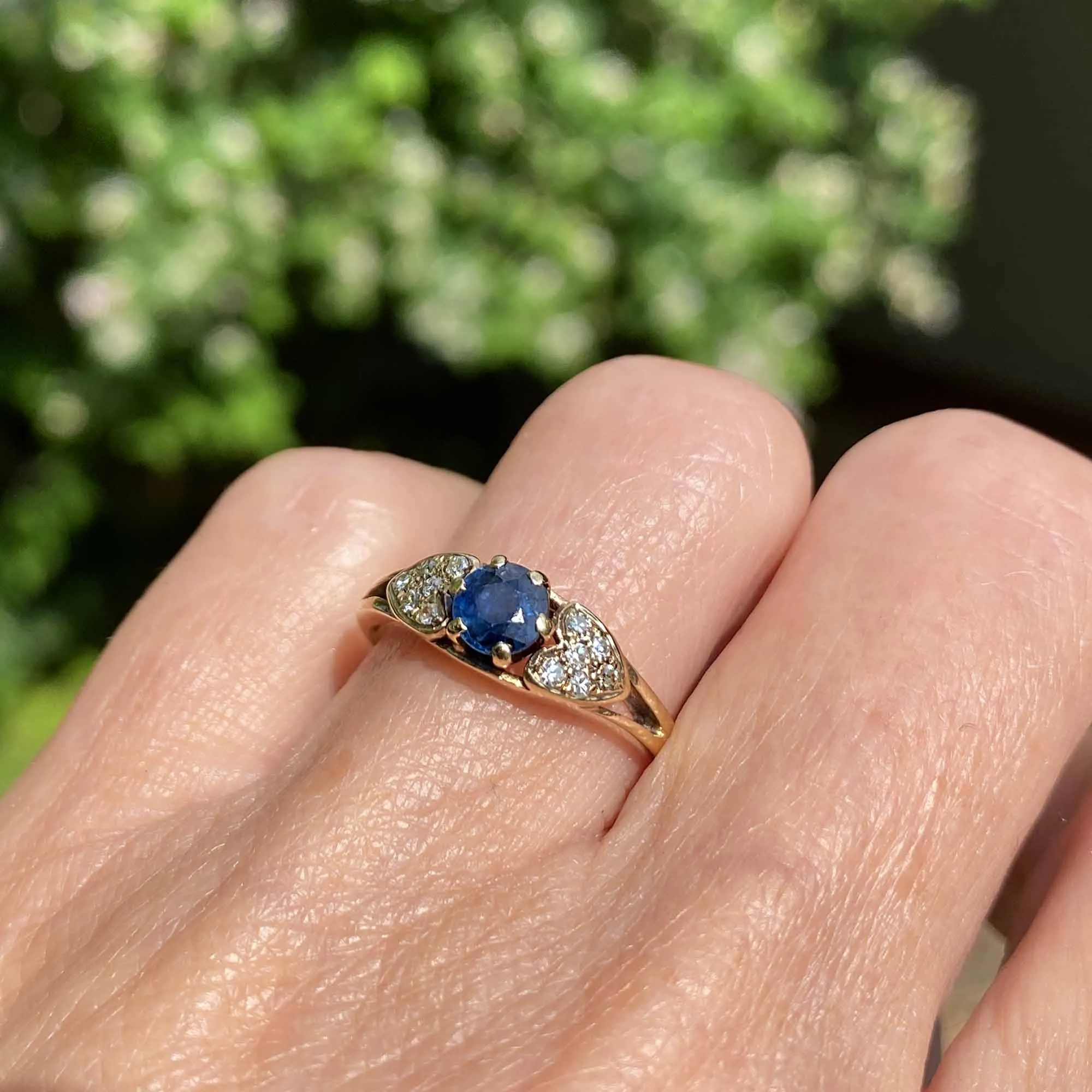 Vintage Gold Diamond Heart Shoulder Sapphire Ring